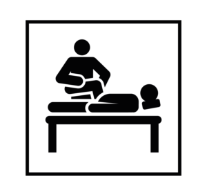 Una persona da masaje en pierna a otra persona tumbada en una camilla